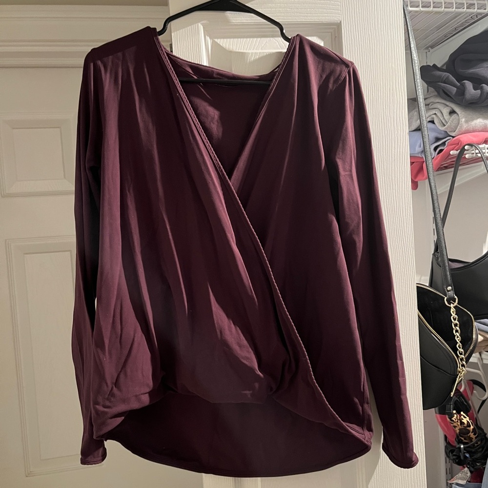 Lululemon scalloped open front twist top!
